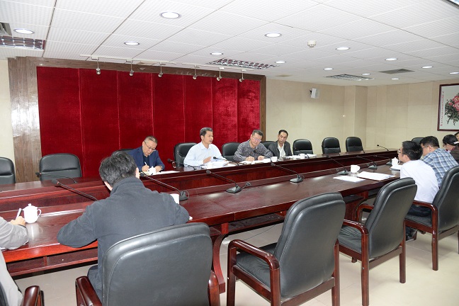 省工商联党组中心组传达学习省委经济工作会议(图2) 省工商联党组中心组传达学习省委经济工作会议(图2)